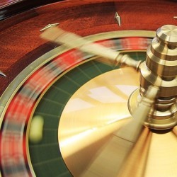 Simple Winning Strategies for Online Roulette
